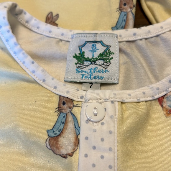 Southern Taters Pale Yellow Rabbit Themed 2-Piece Pajama Set - Picture 4 of 6